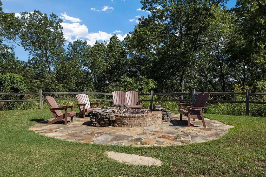 Rock And Timber Lodge Branson Exterior foto